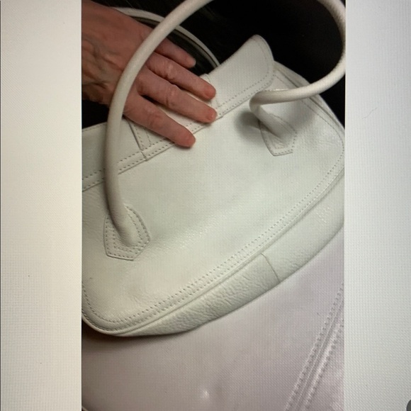 Celine Elegant White Leather Handbag with Gold Accents - Picture 15 of 15